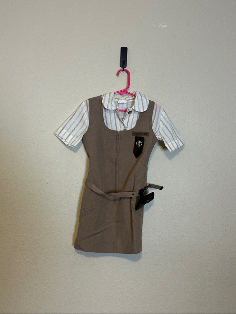 Vintage‎ 70's Girl Scouts Brownie Uniform With Belt and coin purse Size 6
